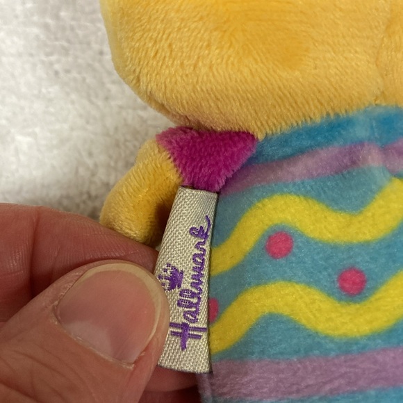Hallmark itty bitty Winnie the Pooh tigger eeyore mini plush - Picture 9 of 9
